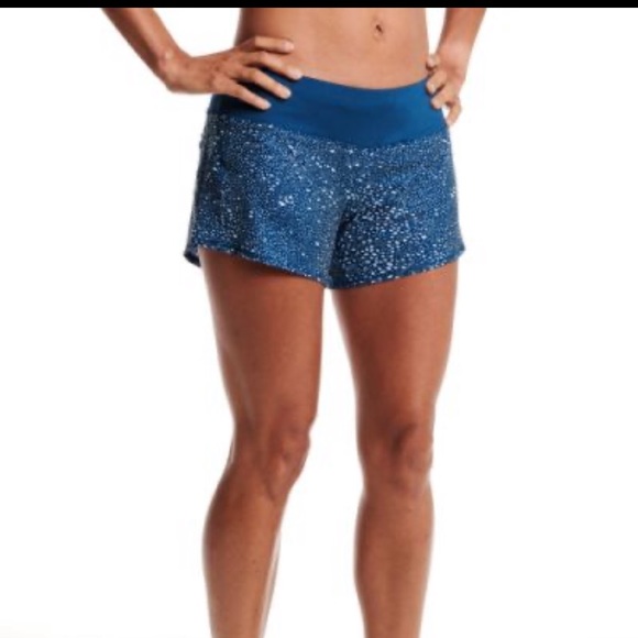 Oiselle Rogas - Picture 2 of 5